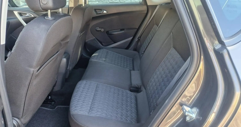 Opel Astra cena 32900 przebieg: 128444, rok produkcji 2013 z Gniezno małe 466